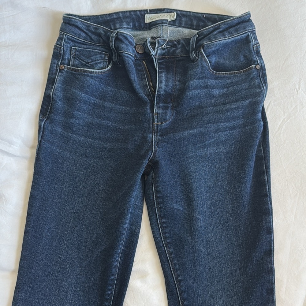 Unpublished Denim - Picture 4 of 6